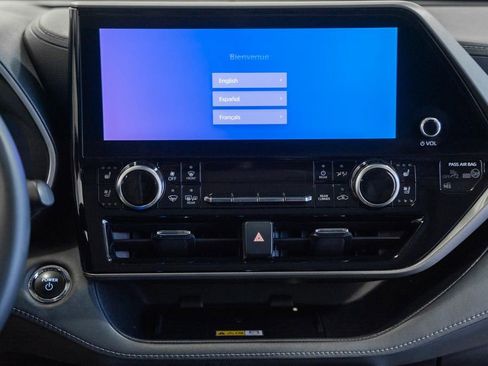 Used 2023 Toyota Highlander Limited image 20