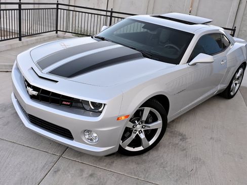 Used 2011 Chevrolet Camaro SS RWD image 13