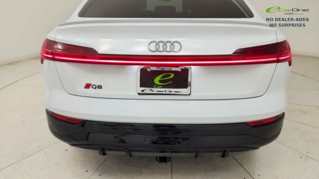Used 2024 Audi Q8 e-tron Premium AWD/4WD image 27