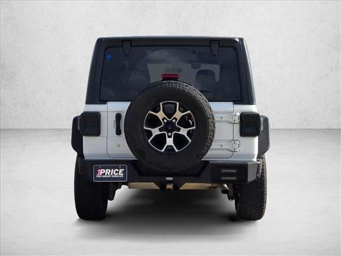 Used 2018 Jeep Wrangler Unlimited Sahara AWD/4WD image 6