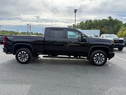 Used 2024 Chevrolet Silverado 2500 Custom w/ Custom Convenience Package image 4