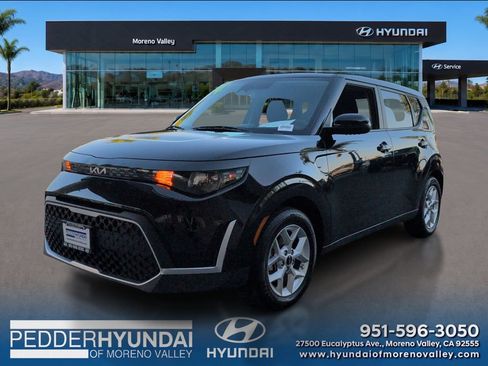 Used 2024 Kia Soul LX w/ Option Group 015 FWD image 2