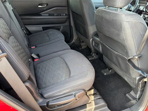 Used 2022 Nissan Pathfinder SV FWD image 31