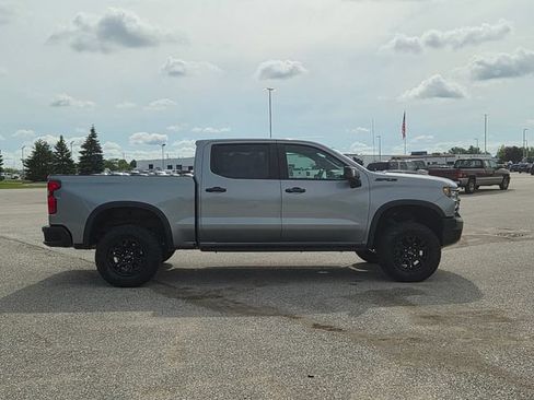 Used 2024 Chevrolet Silverado 1500 ZR2 w/ Technology Package AWD/4WD image 4
