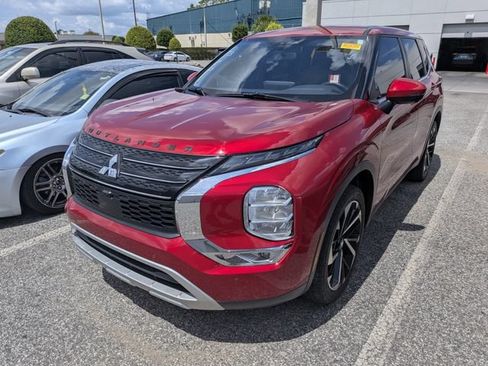 Used 2022 Mitsubishi Outlander SE FWD image 2