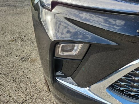 Used 2025 Buick Encore GX Avenir w/ Avenir Technology Package image 7