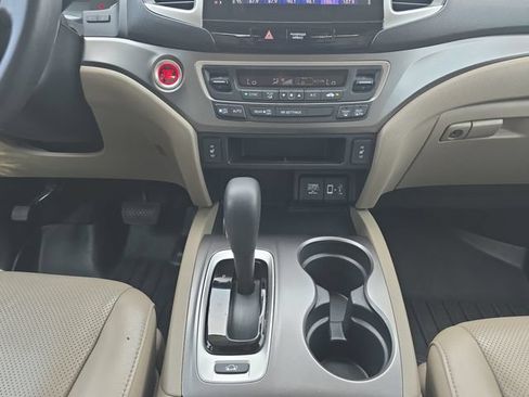 Used 2019 Honda Ridgeline RTL-T image 3