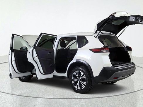 Used 2023 Nissan Rogue SV FWD image 12