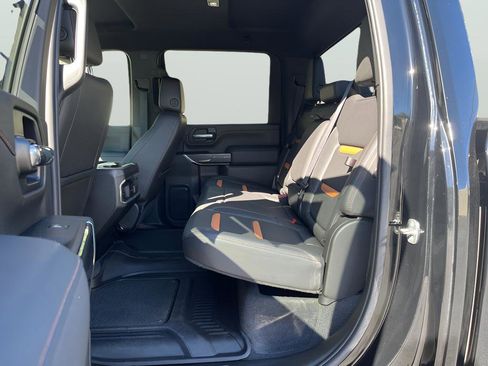 Used 2022 GMC Sierra 2500 AT4 w/ Gooseneck/5TH Wheel Package image 9