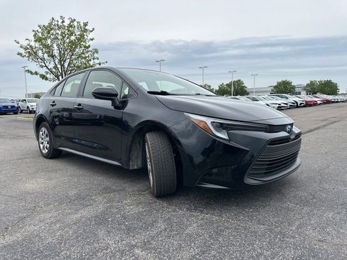 Used 2023 Toyota Corolla LE FWD image 11