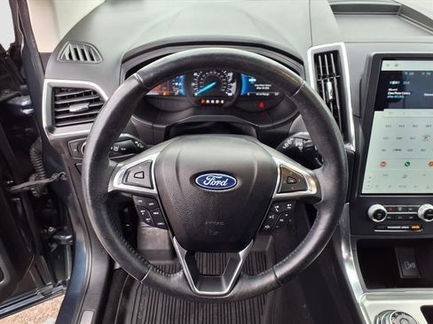 Used 2022 Ford Edge Titanium image 25