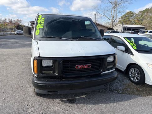 Used 2000 GMC Savana 2500 RWD image 1