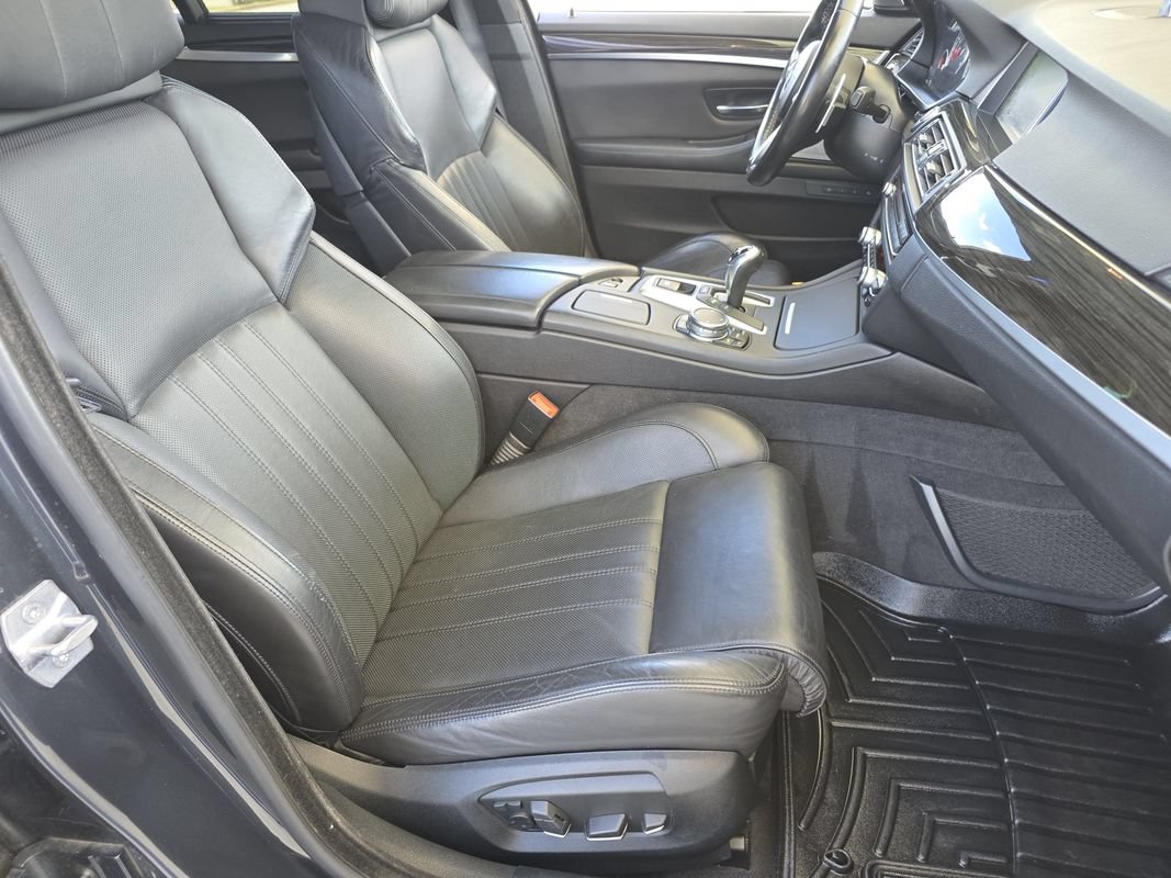 Used 2015 BMW M5 RWD image 26