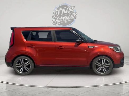Used 2018 Kia Soul ! w/ Tech Package FWD image 6