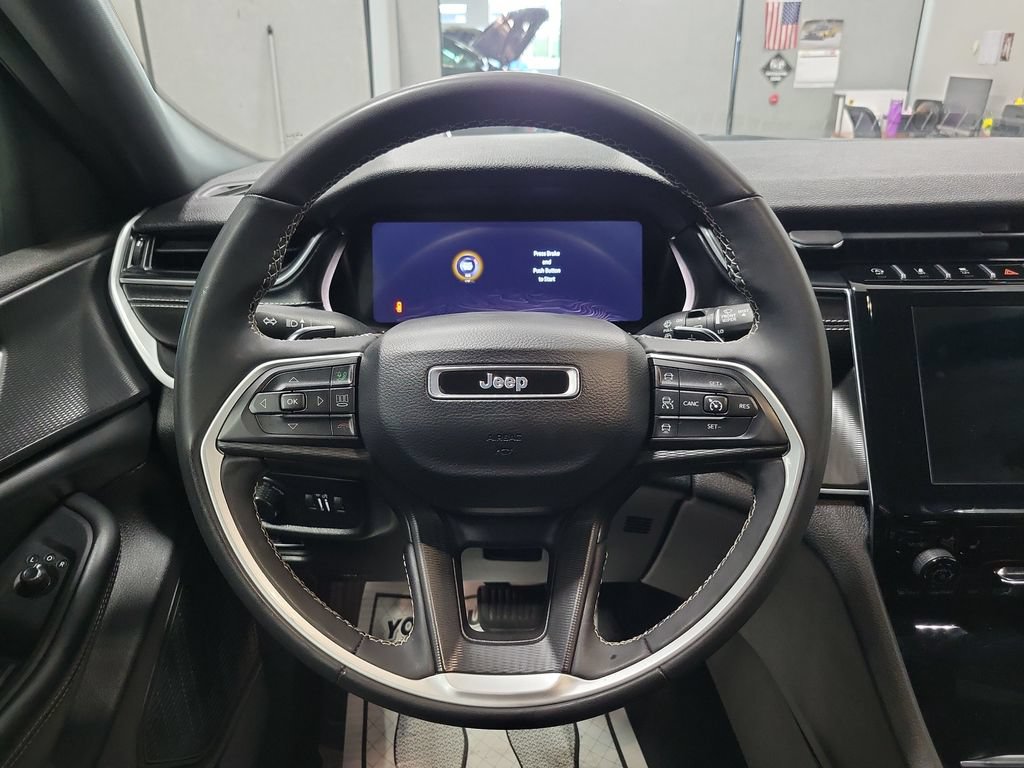 Used 2024 Jeep Grand Cherokee L Laredo AWD/4WD image 31