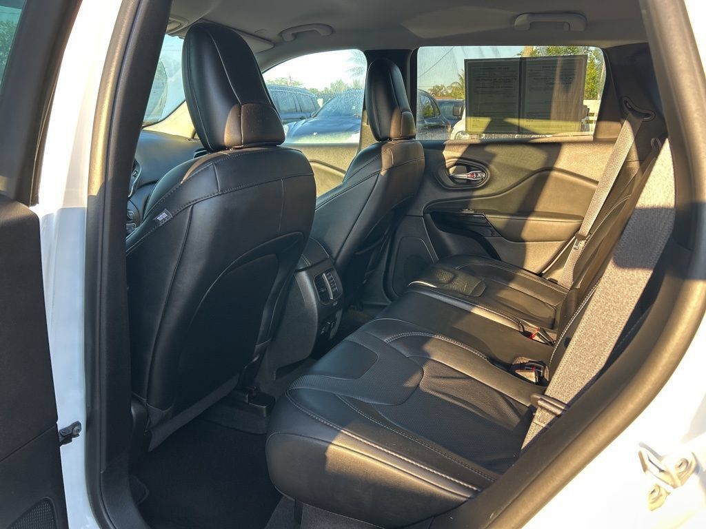 Certified 2023 Jeep Cherokee Altitude Lux AWD/4WD image 35