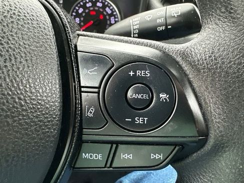 Used 2021 Toyota RAV4 LE AWD/4WD image 36