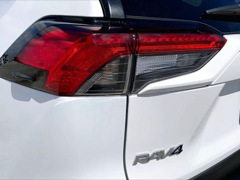 Used 2025 Toyota RAV4 XLE FWD image 28