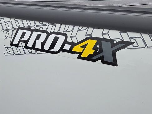 Used 2021 Nissan Frontier PRO-4X w/ Pro-4x Utility Package image 23