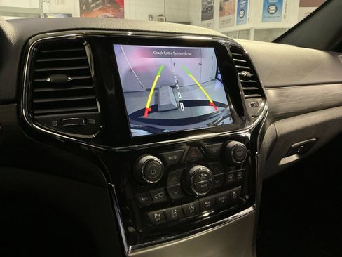 Used 2021 Jeep Grand Cherokee Laredo X image 27