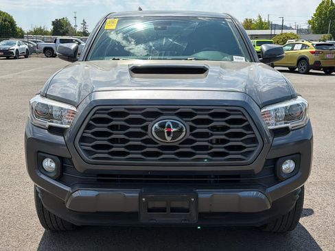 Used 2021 Toyota Tacoma TRD Sport w/ TRD Premium Sport Package AWD/4WD image 5