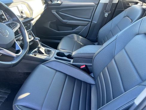 Used 2024 Volkswagen Jetta SE image 10
