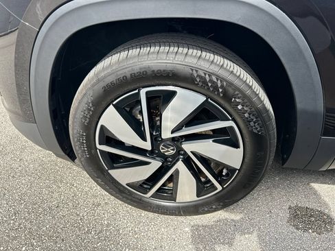 Certified 2026 Volkswagen Atlas SE w/ Panoramic Sunroof Package FWD image 56
