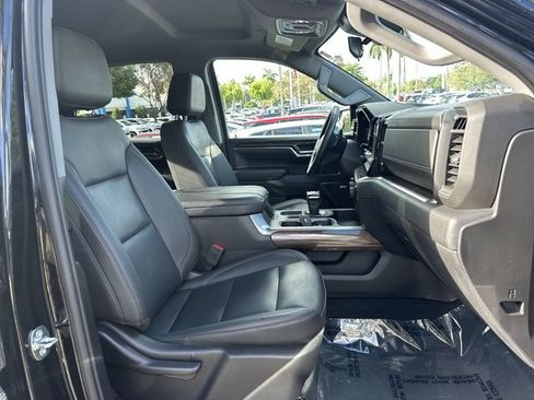 Used 2024 Chevrolet Silverado 1500 LT Trail Boss w/ LT Trail Boss Premium Package AWD/4WD image 29