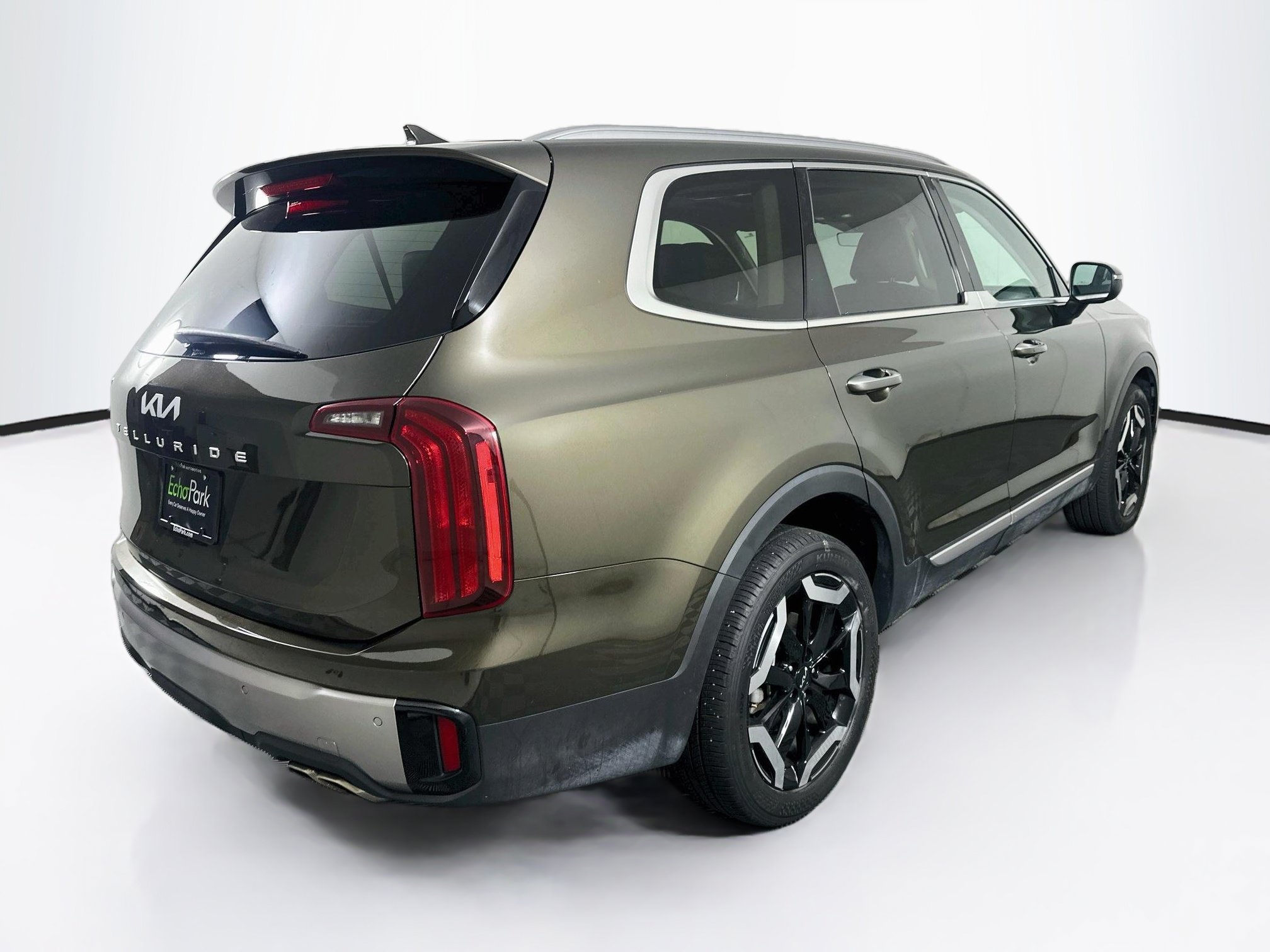 Used 2025 Kia Telluride S FWD image 9