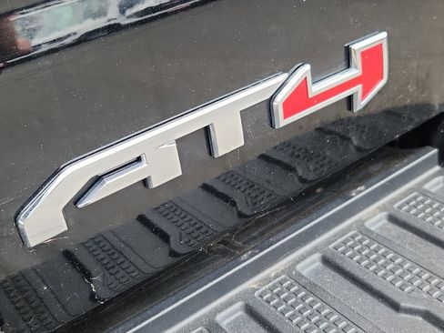 Used 2025 GMC Sierra 1500 AT4 w/ AT4 Premium Package AWD/4WD image 13