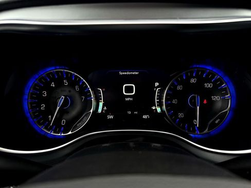 New 2026 Chrysler Pacifica Limited image 18