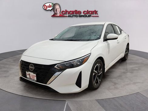 Used 2024 Nissan Sentra SV FWD image 1