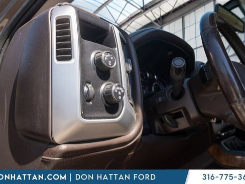 Used 2014 GMC Sierra 1500 SLT w/ SLT Preferred Package AWD/4WD image 17