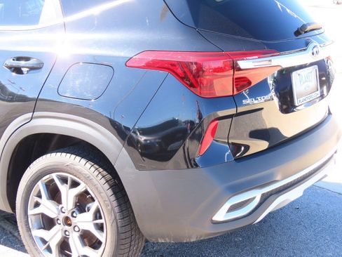 Used 2021 Kia Seltos EX image 15