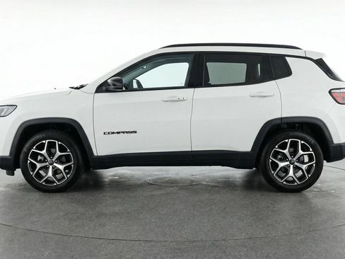Used 2025 Jeep Compass Limited AWD/4WD image 5