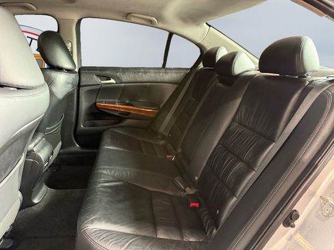 Used 2011 Honda Accord EX-L image 17