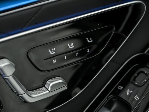 Used 2022 Mercedes-Benz S 580 4MATIC Sedan w/ AMG Line Package image 14