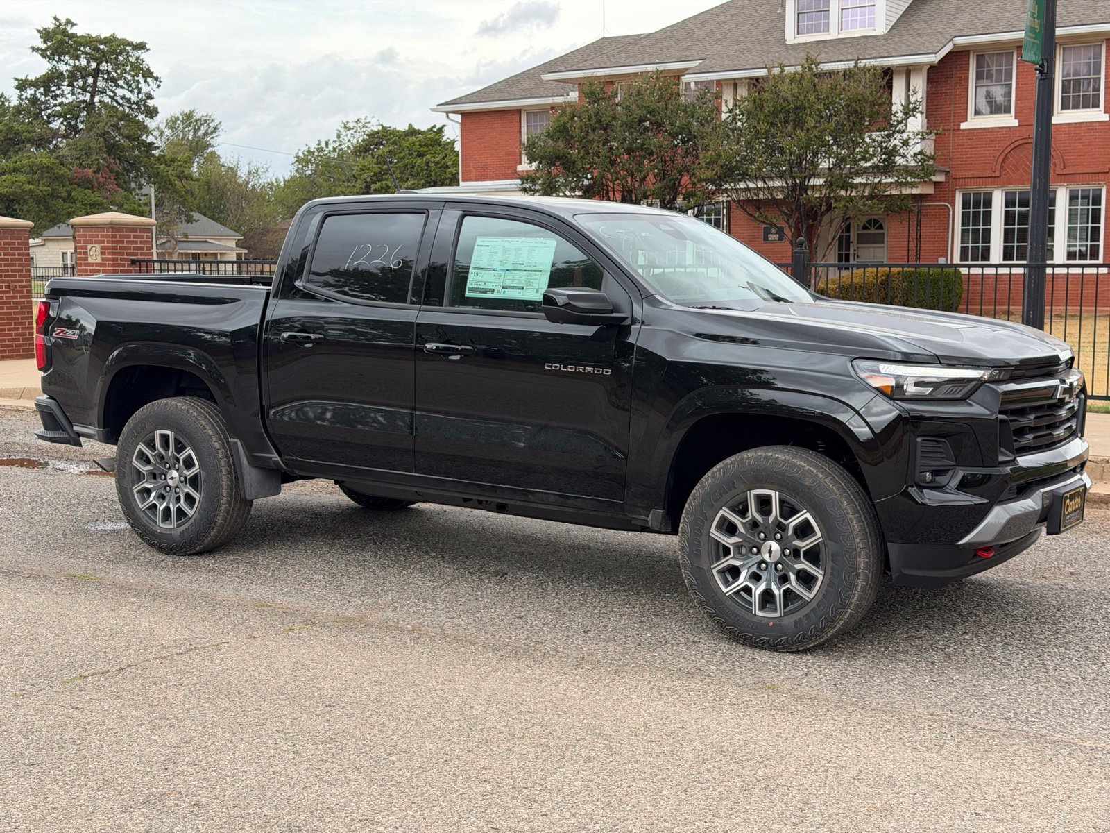 New 2026 Chevrolet Colorado Z71 w/ Technology Package AWD/4WD image 2