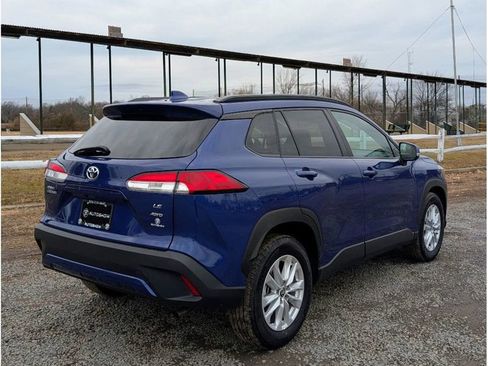Used 2024 Toyota Corolla Cross LE image 7