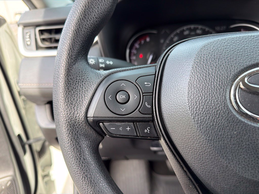 Used 2024 Toyota RAV4 LE AWD/4WD image 16