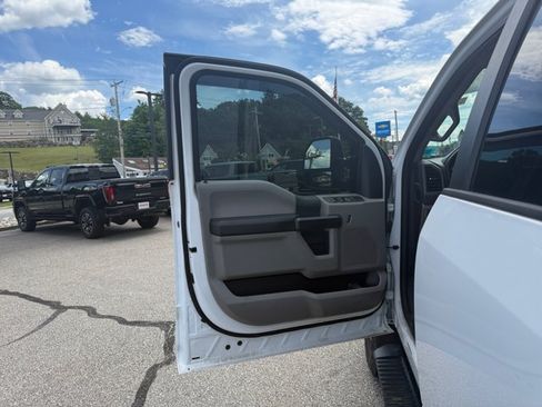 Used 2021 Ford F250 XL w/ STX Appearance Package AWD/4WD image 23