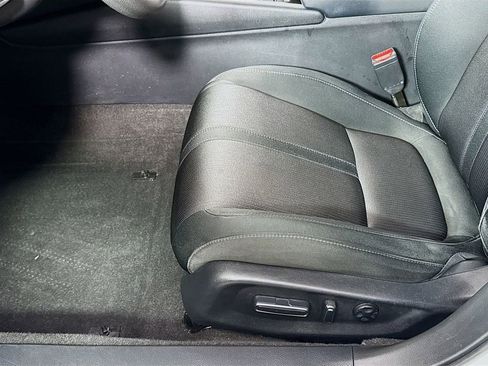 Certified 2018 Honda Accord EX image 18