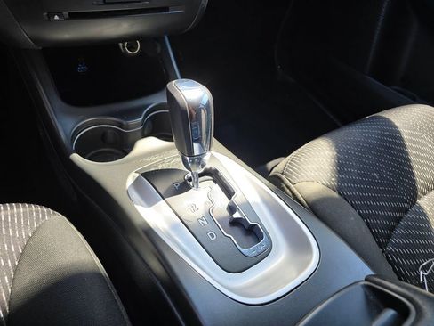 Used 2019 Dodge Journey SE FWD image 25