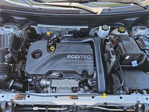 Certified 2022 Chevrolet Equinox RS w/ Infotainment Package FWD image 30
