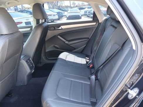 Used 2021 Volkswagen Passat 2.0T SE image 38