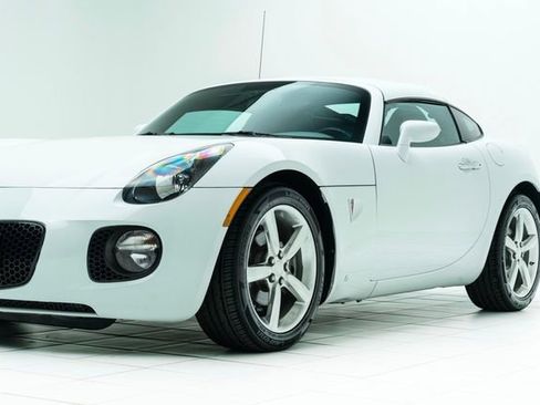 Used 2009 Pontiac Solstice GXP image 9
