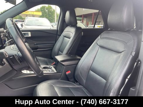 Used 2020 Ford Explorer XLT w/ Comfort Package AWD/4WD image 9