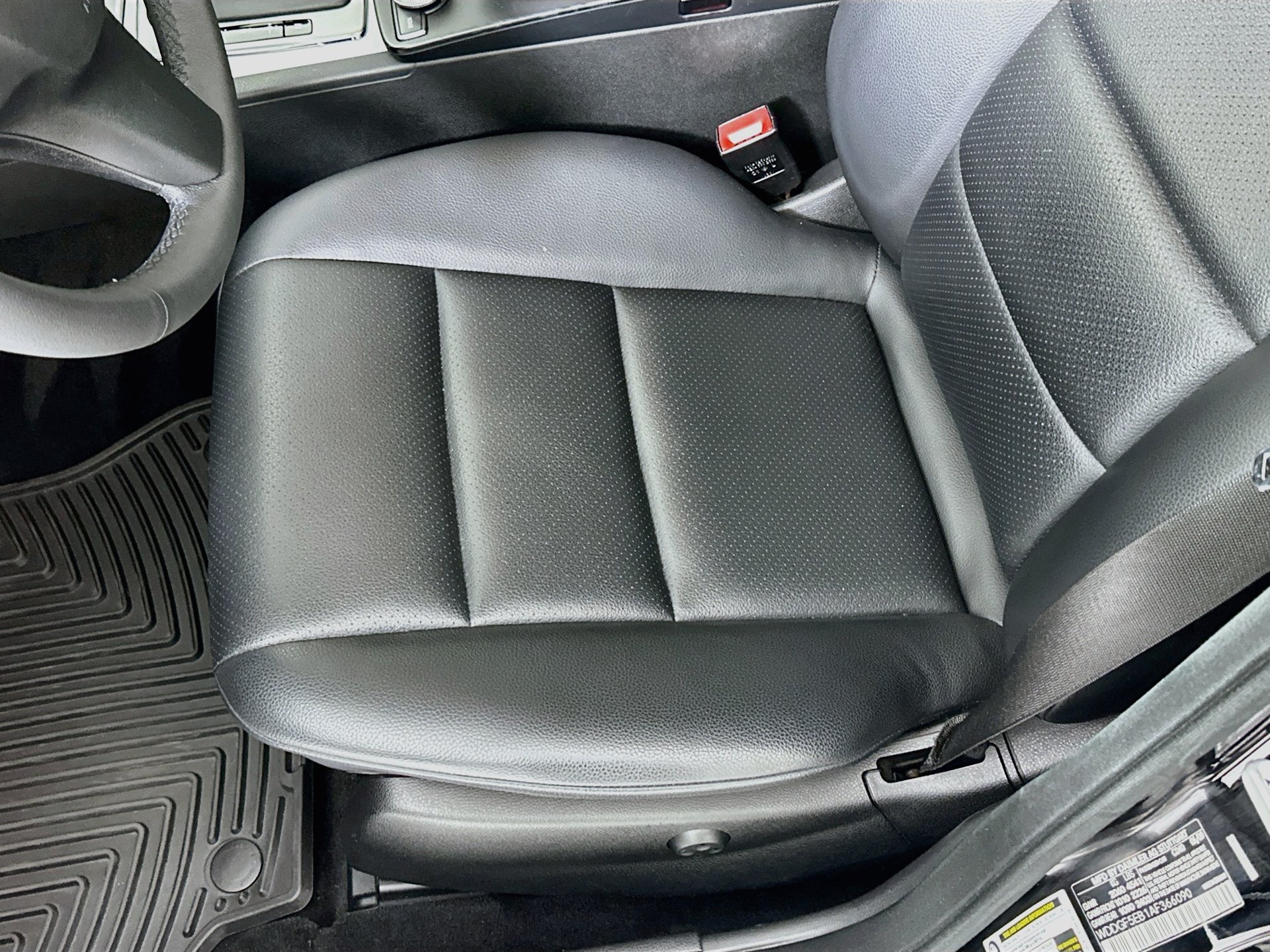 Used 2010 Mercedes-Benz C 300 Sedan image 21