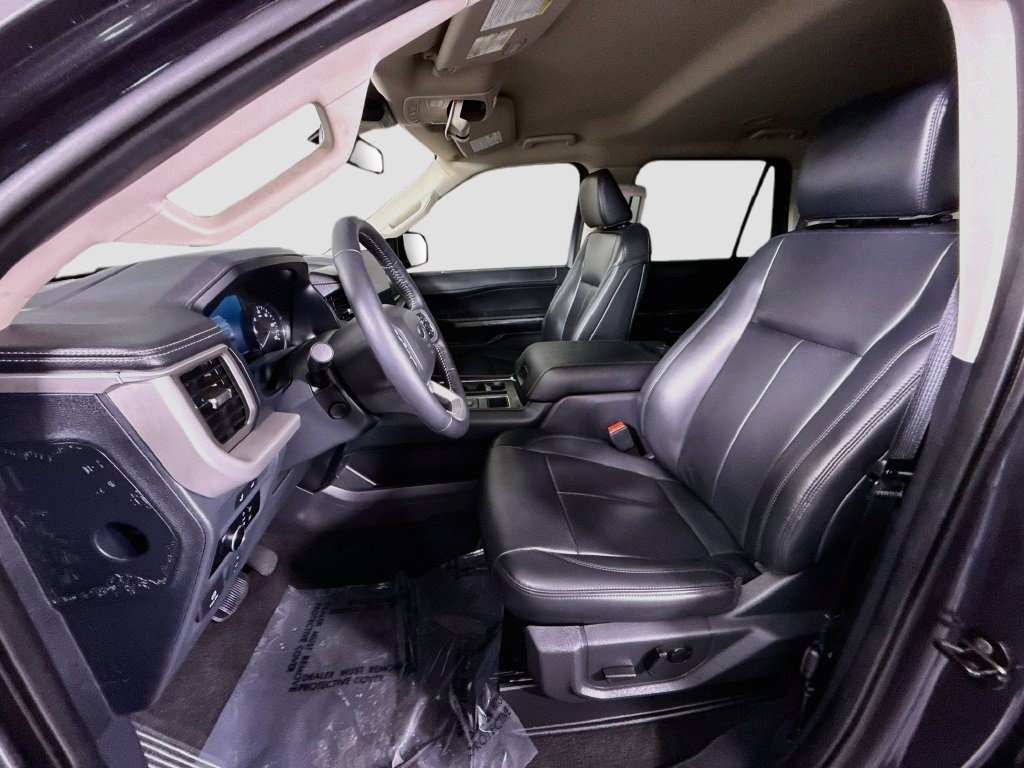 Used 2024 Ford Expedition XLT RWD image 18