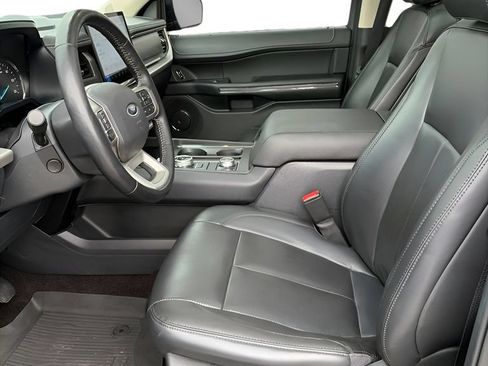 Used 2023 Ford Expedition XLT AWD/4WD image 9